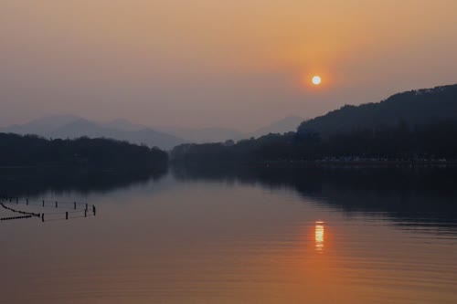 平湖秋月